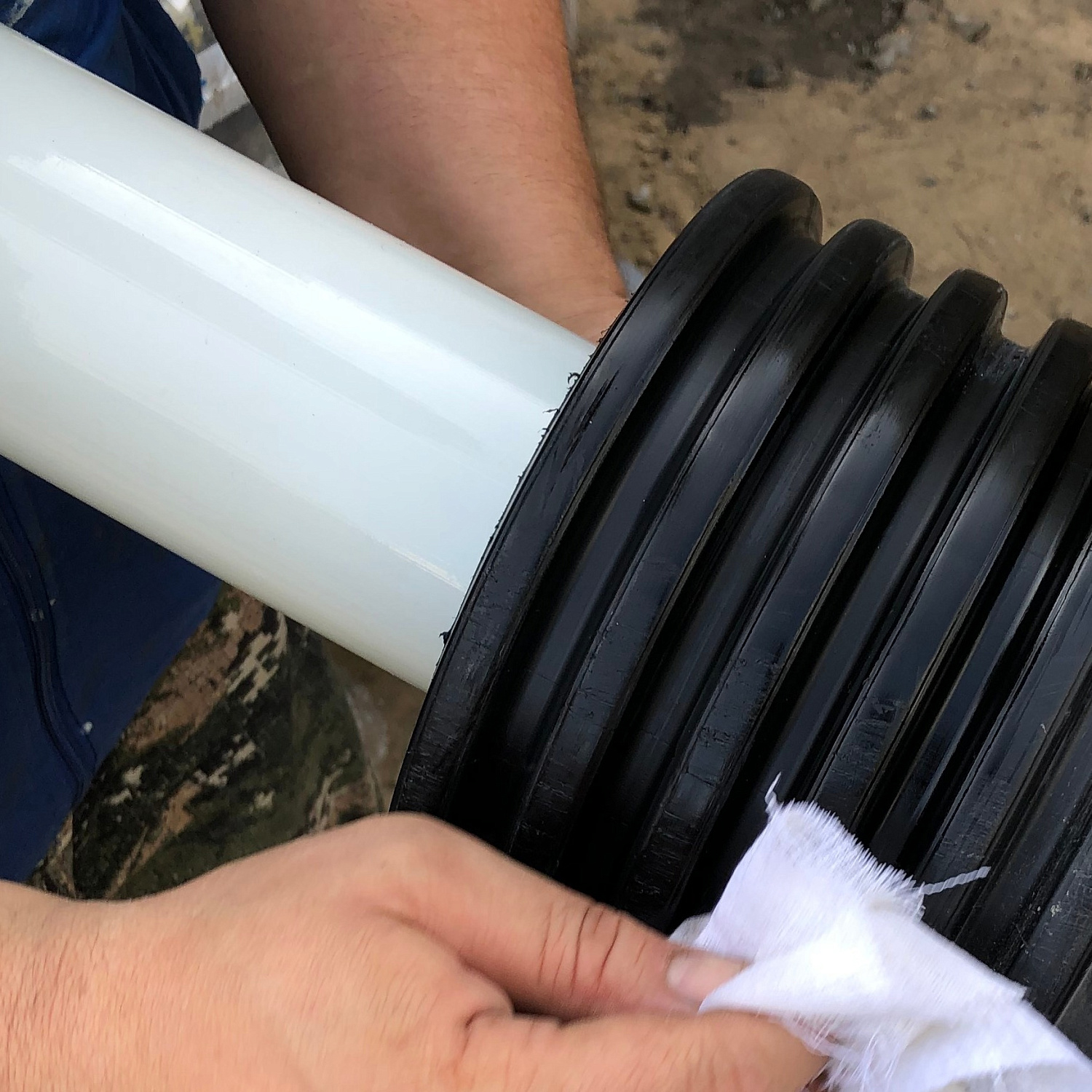 Прокладка трубы UPONOR THERMO SINGLE 90 на объекте ЖК Солнцепарк (г. Курган, Бульвар Солнечный)